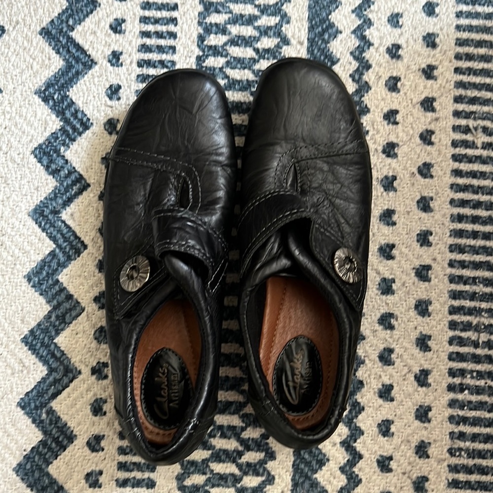 Clarks Black Leather Loafers Womens SZ 9